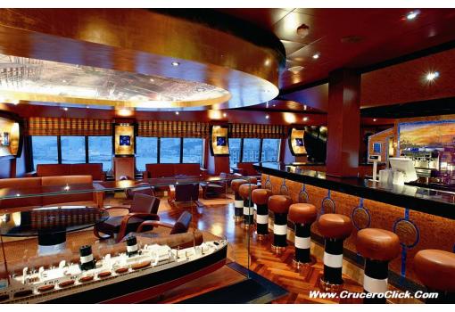 El Bar Clasico Roma tiene maquetas de buques históricos